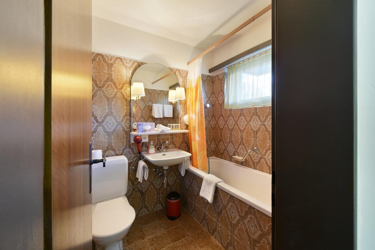 Schlosshotel - Self Check-In Hotel Brig Ngoại thất bức ảnh